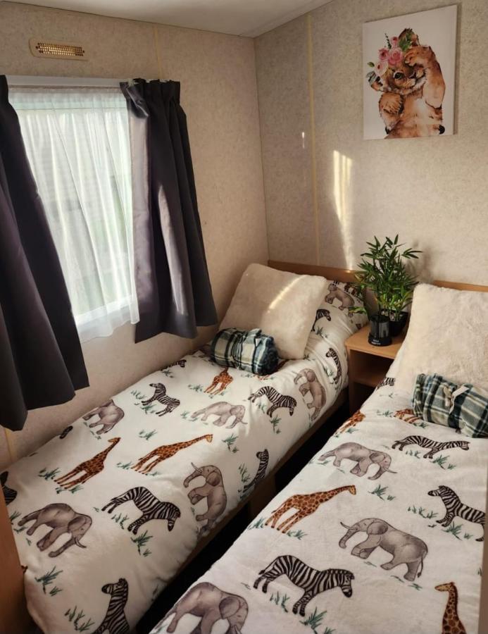 Hotel Comfy Caravan On Marine Park à Rhyl Extérieur photo