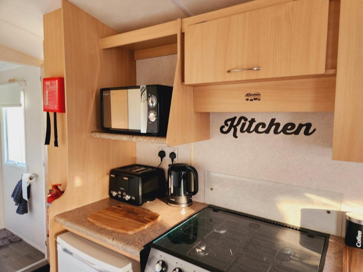 Hotel Comfy Caravan On Marine Park à Rhyl Extérieur photo