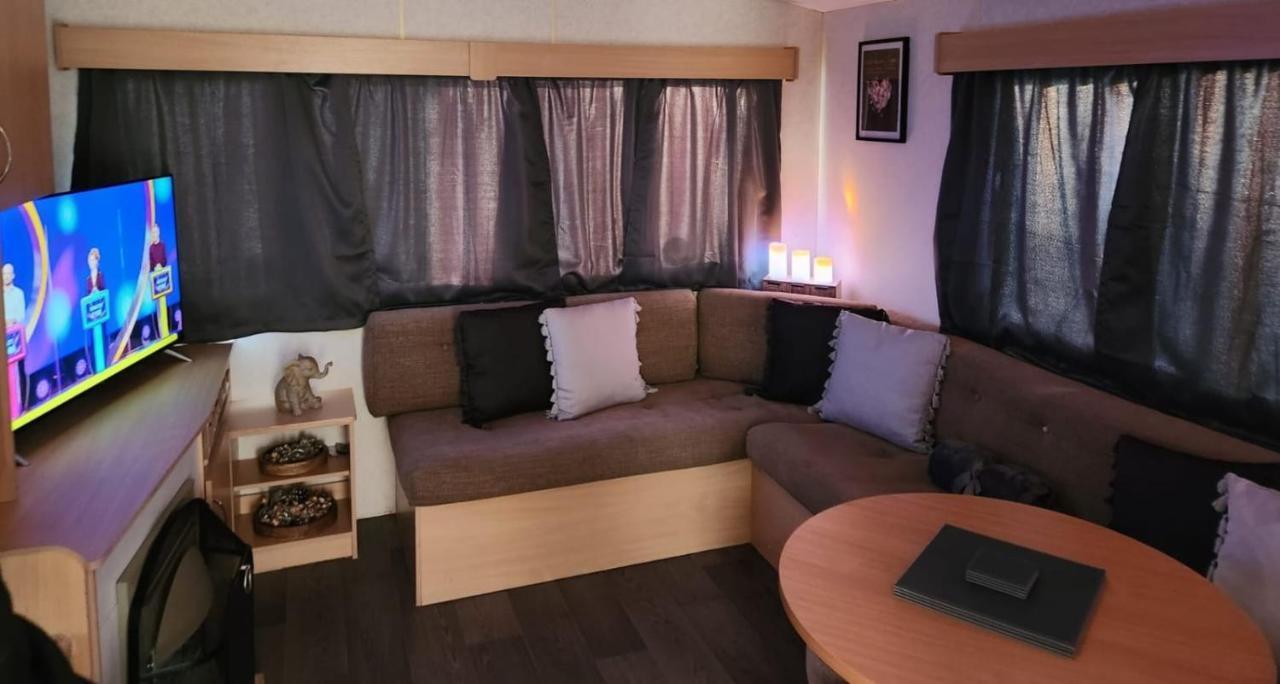 Hotel Comfy Caravan On Marine Park à Rhyl Extérieur photo
