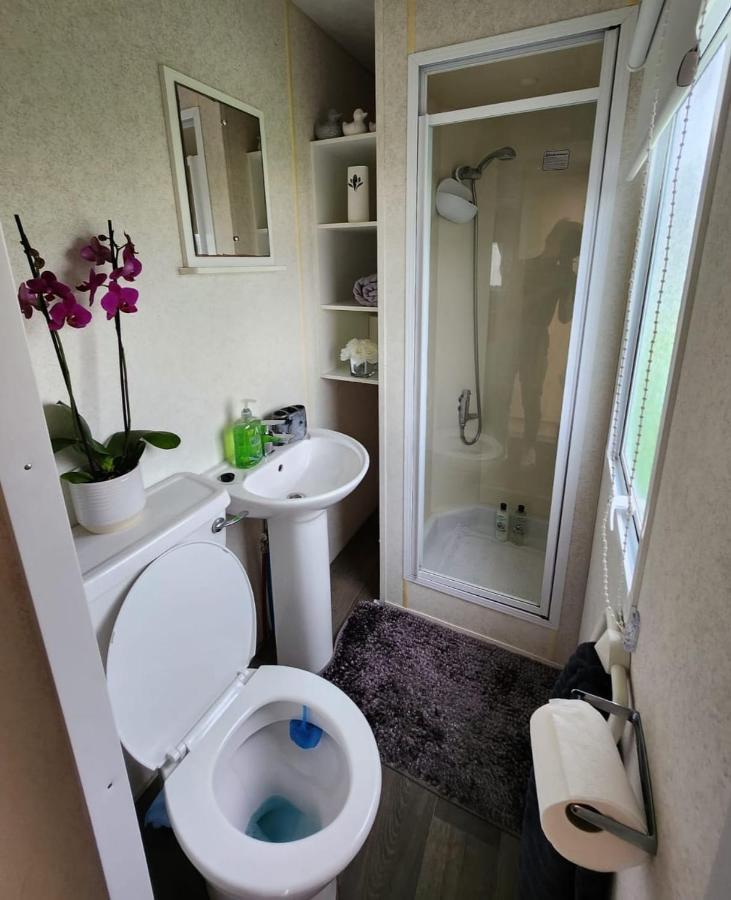 Hotel Comfy Caravan On Marine Park à Rhyl Extérieur photo